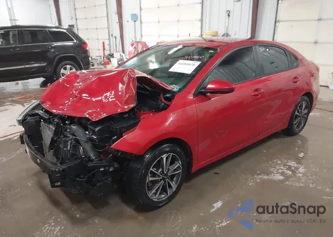 2023 Kia Forte Lxs z USA, uszkodzony, nr VIN 3KPF24AD5PE598472